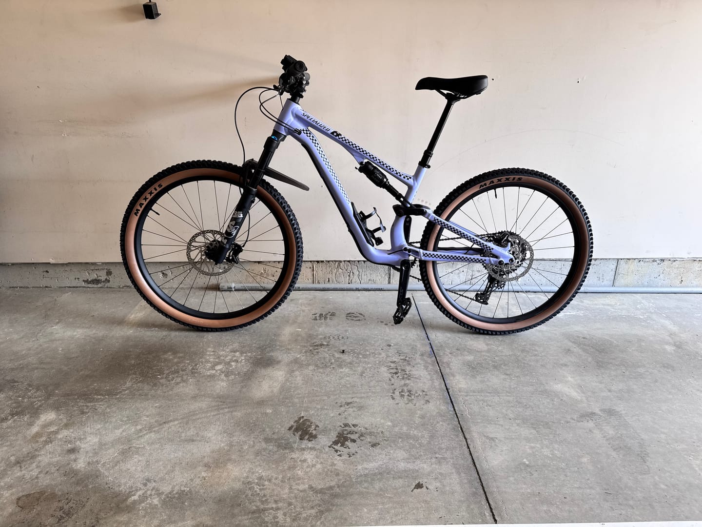Customer photo review of Rad 40th Anniversary Collection Frame Keeper - Transparent