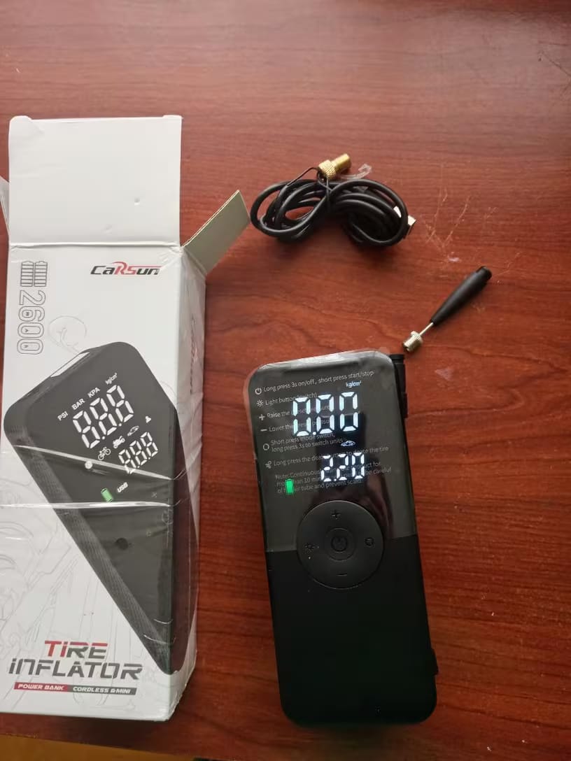 Customer photo review of Kabelloser Reifenkompressor – Tragbarer Digitaler Luftkompressor & Powerbank