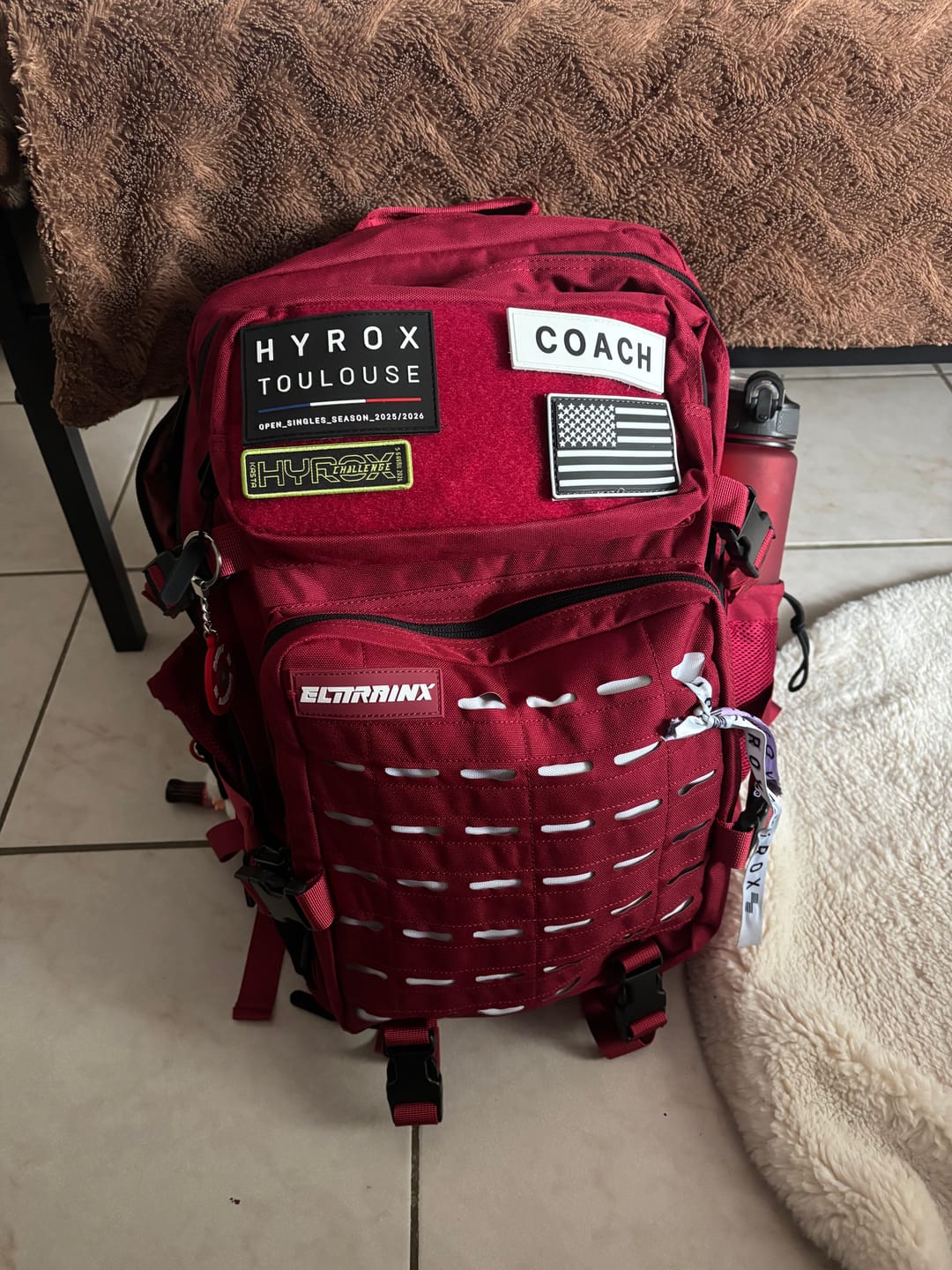 Customer photo review of Mochila Táctica V2 45L Dark Red