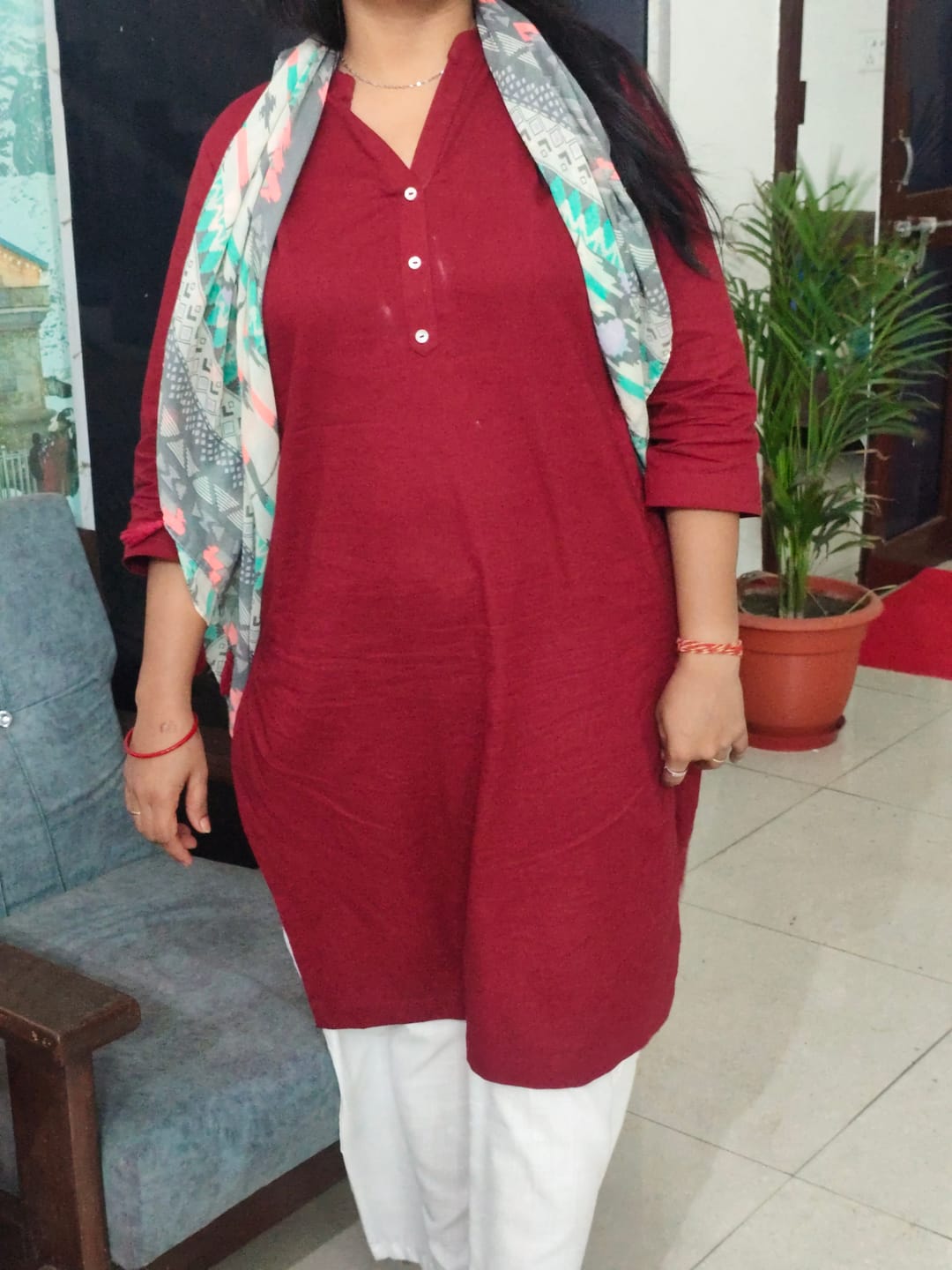 Customer photo review of Women Maroon Airy Linen Long Kurta