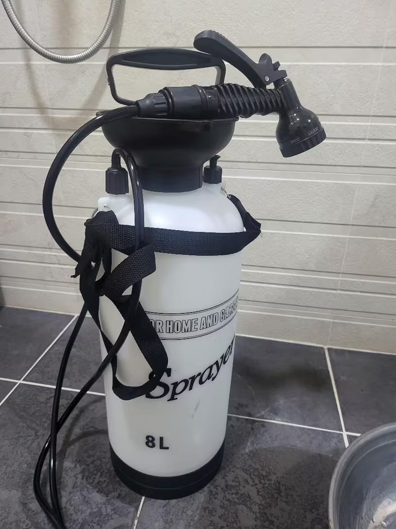 Customer photo review of Tragbare Manuelle Campingdusche – 3/5/8L Handpumpe mit 3m Schlauch