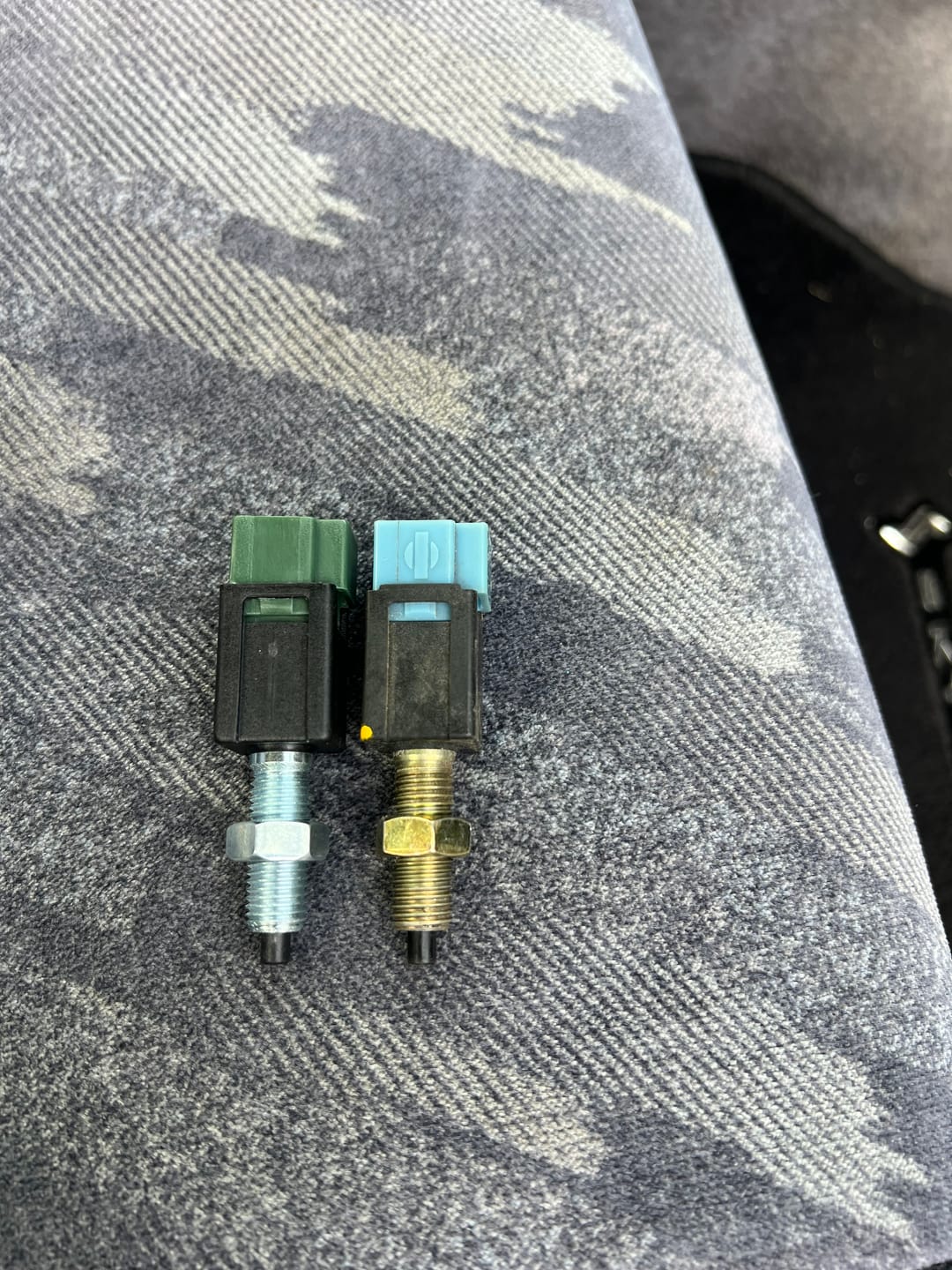 Customer photo review of Nissan Skyline Stop Light Switch ( 25320-75A0E )