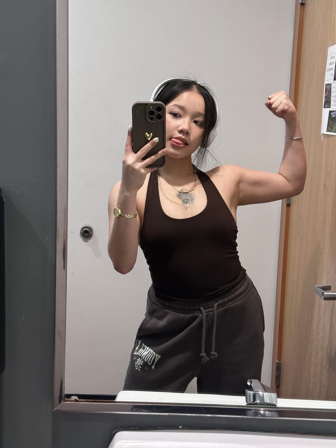 Customer photo review of W2213 - OTG Straight Leg Joggers