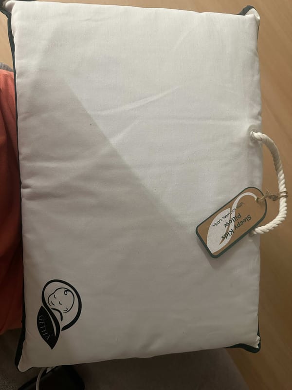 Customer photo review of Getha Sleepy Kids Latex Pillow