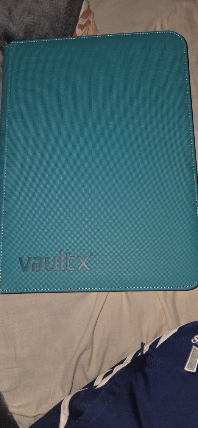 Customer photo review of Vault X Exo-Tec Zip Binder 9-pocket