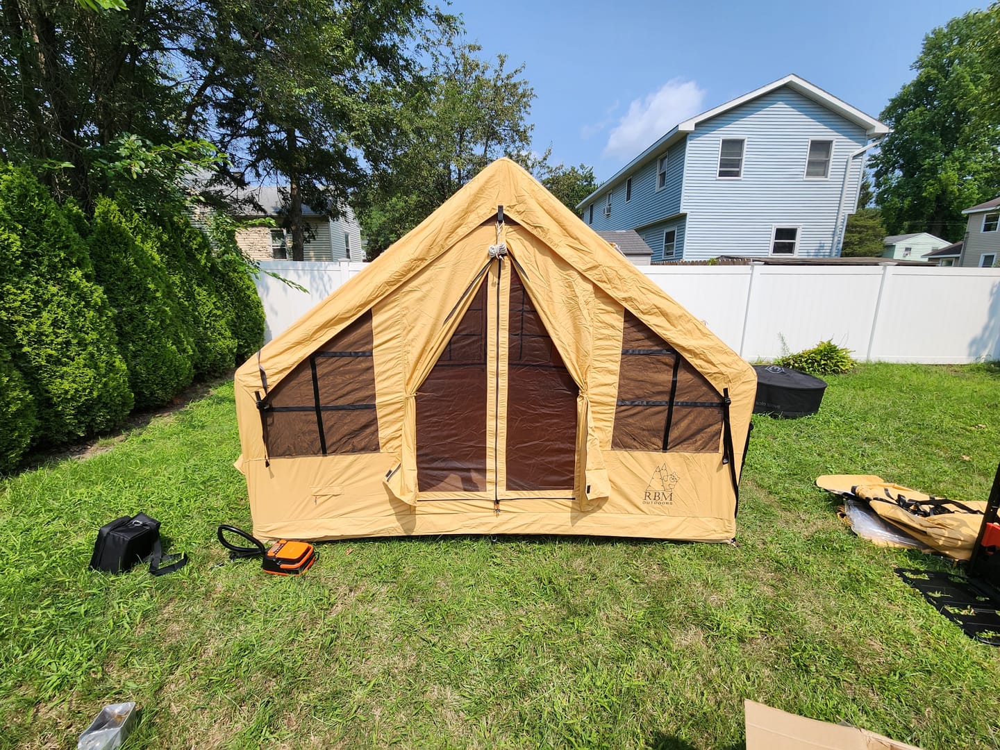 Customer photo review of RBM Panda Large Sunny Beige - Inflatable Tent for Camping (2-6 person)