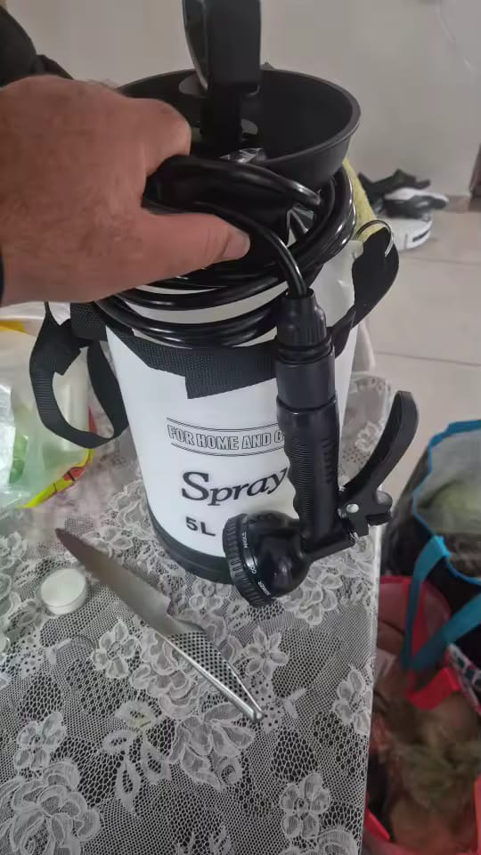 Customer photo review of Tragbare Manuelle Campingdusche – 3/5/8L Handpumpe mit 3m Schlauch