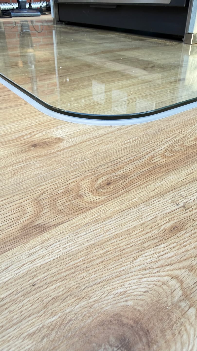 Customer photo review of Silikon-Dichtlippe Schmutzlippe für Glasplatte, Kaminplatte, Ofenplatte, Bodenplatte - 4-fach MAX