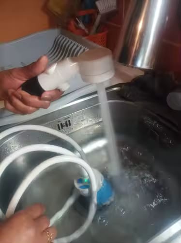 Customer photo review of Elektrische Campingduschpumpe – 5000mAh Akku mit Digitalanzeige