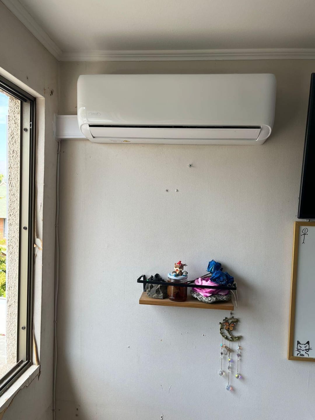 Customer photo review of SPLIT MURO INFINITY 12000BTU/h + SOPORTE EXTERIOR + INSTALACIÓN + GARANTÍA 1 AÑO RM