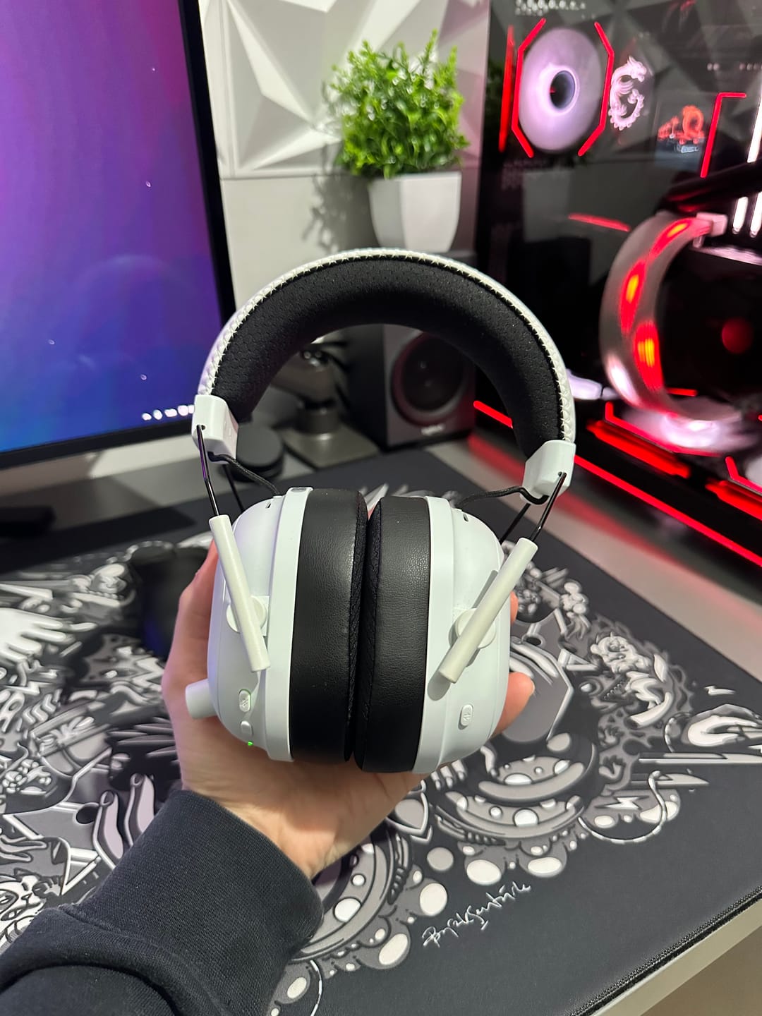 Customer photo review of Wicked Cushions FreeZe Soğutma Jelli Kulaklık Pedleri - Razer BlackShark V2 Pro (2023)