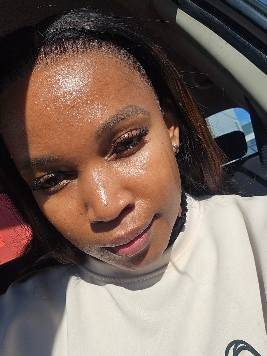 Customer photo review of Flora Lash Kit