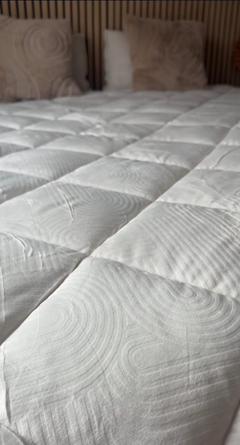 Customer photo review of YNOT Dreambed Cloud Velvet Japandi Pearl White