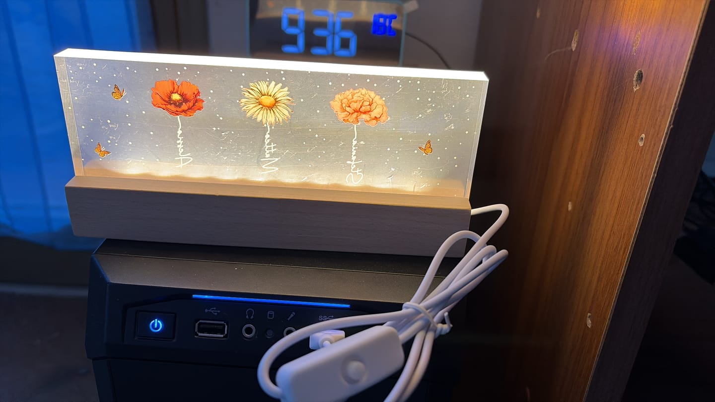 Customer photo review of lI giardino di Nonna - LED Supporto con fiori di nascita per Mamma e Nonna