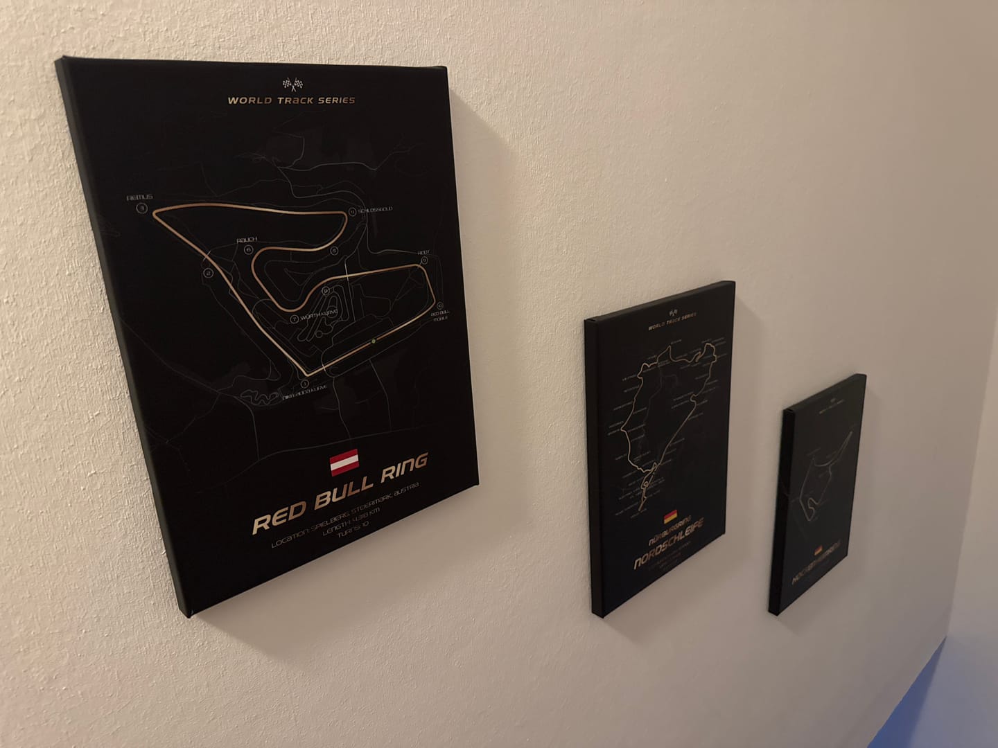 Customer photo review of Nürburgring Nordschleife - Individuelles Wandbild