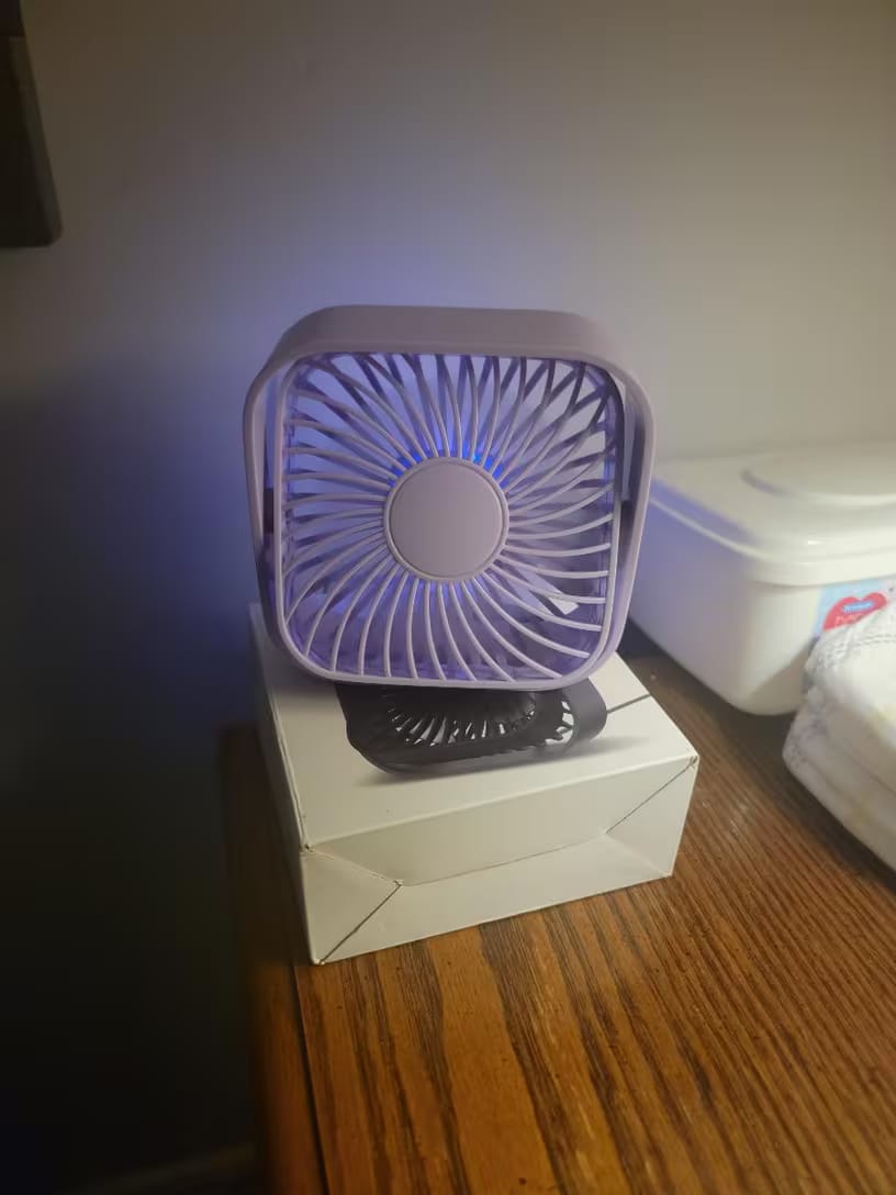 Customer photo review of USB Mini-Tischventilator – 10 cm Tragbarer 3-Stufen 360° Ventilator