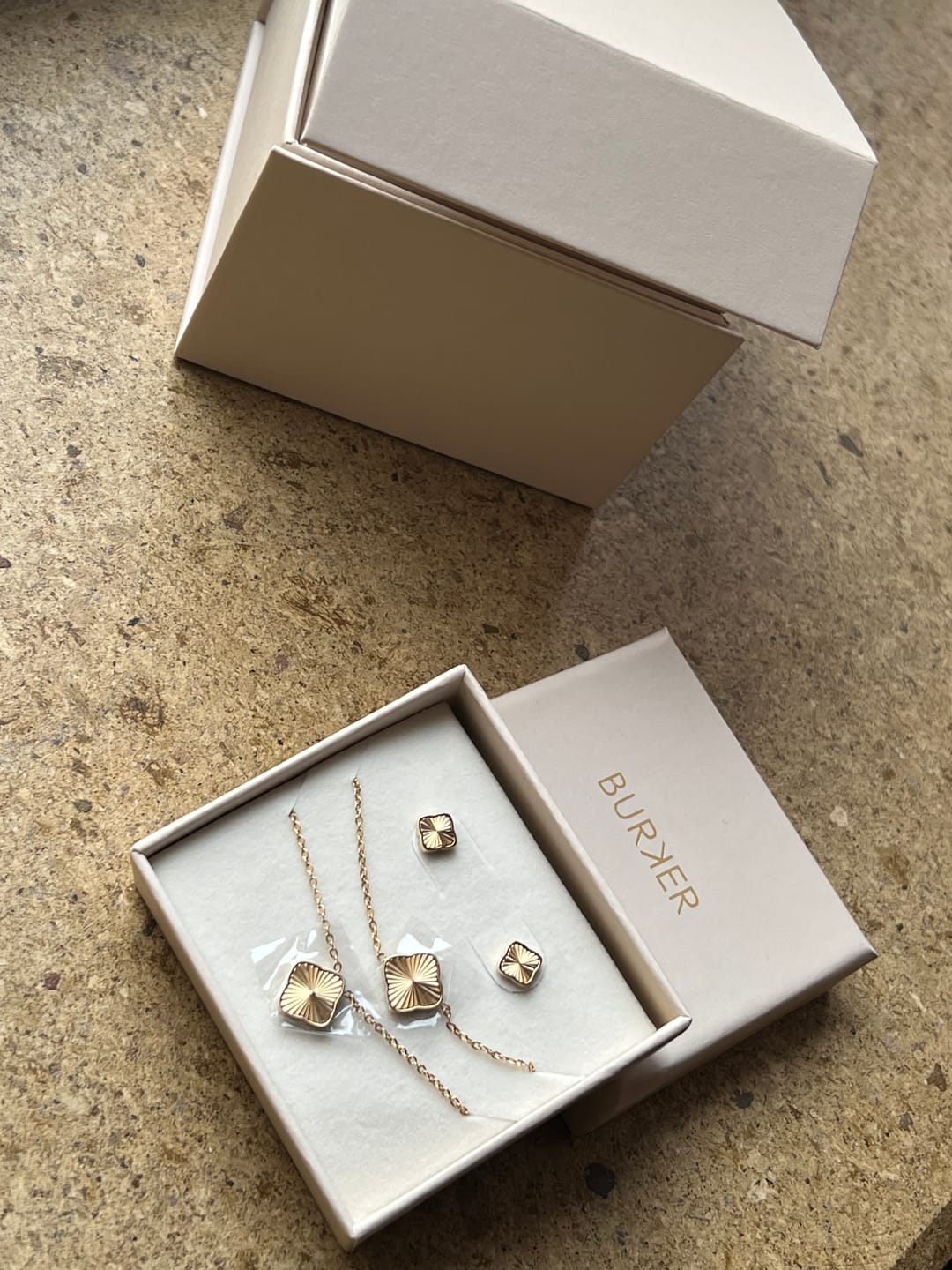 Customer photo review of Flora Gold Set