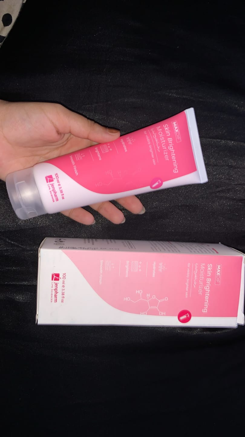 Customer photo review of Maxdif Brightening Moisturizer