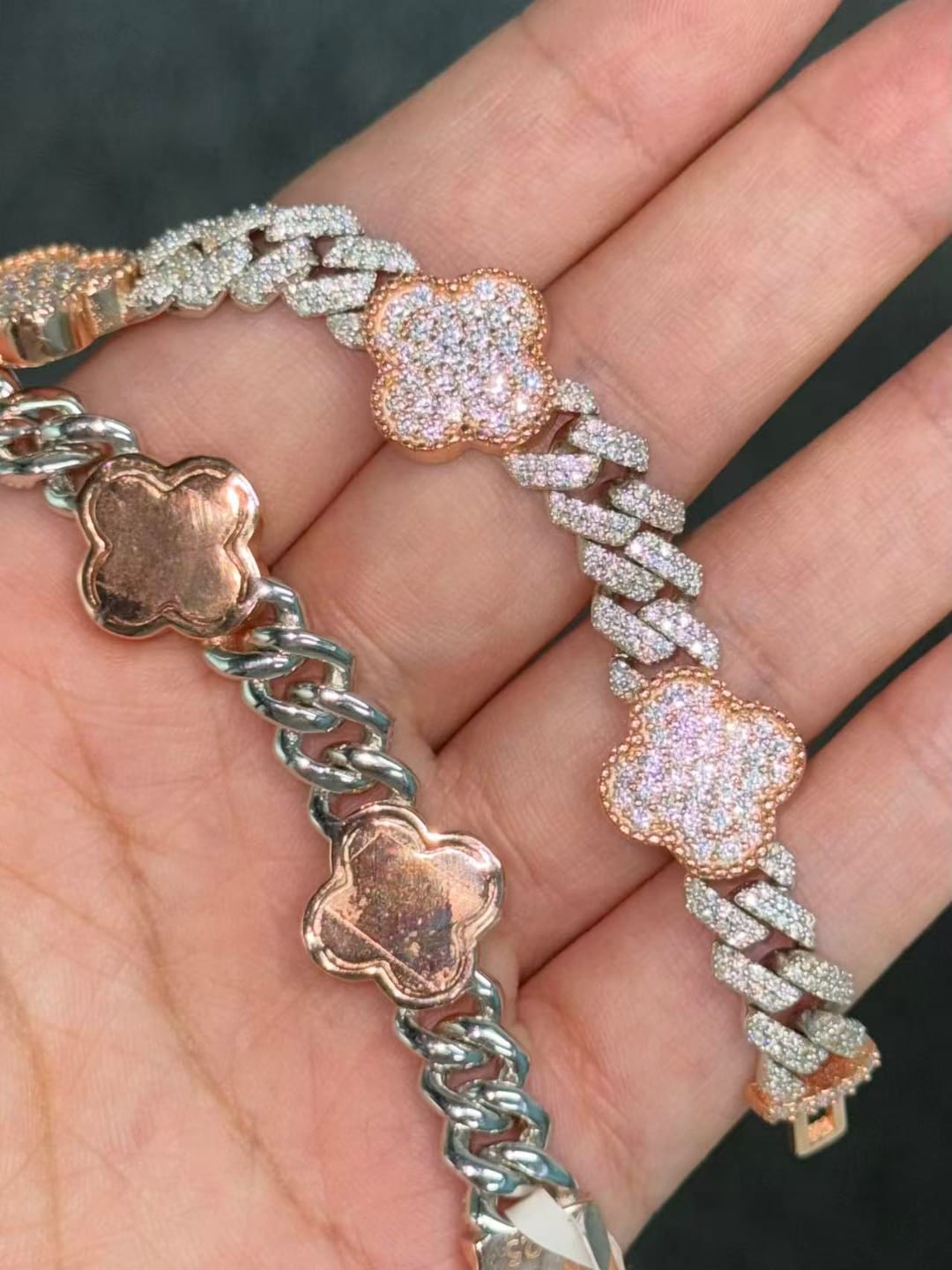 Customer photo review of 8MM Four-leaf Clover VVS Moissanite Cuban Link Chain