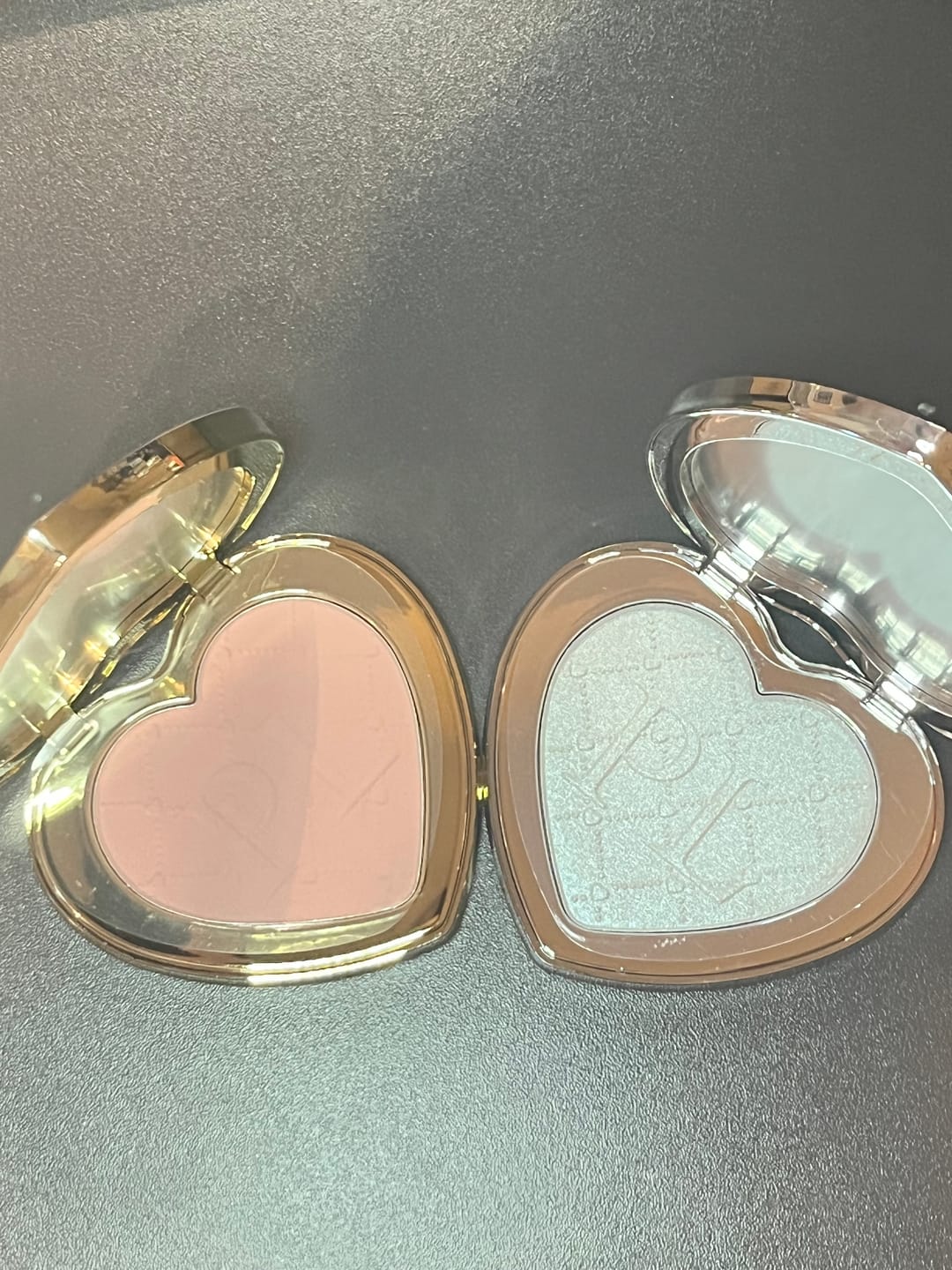 Customer photo review of P.Louise Skin Bling Pressed Highlighter Powder