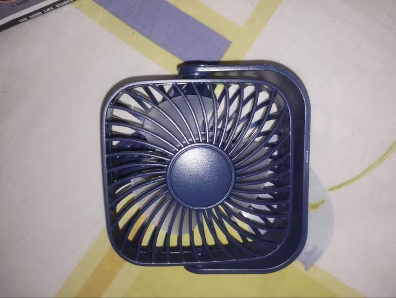 Customer photo review of USB Mini Desk Fan – 4-Inch Portable 3-Speed 360° Adjustable Fan