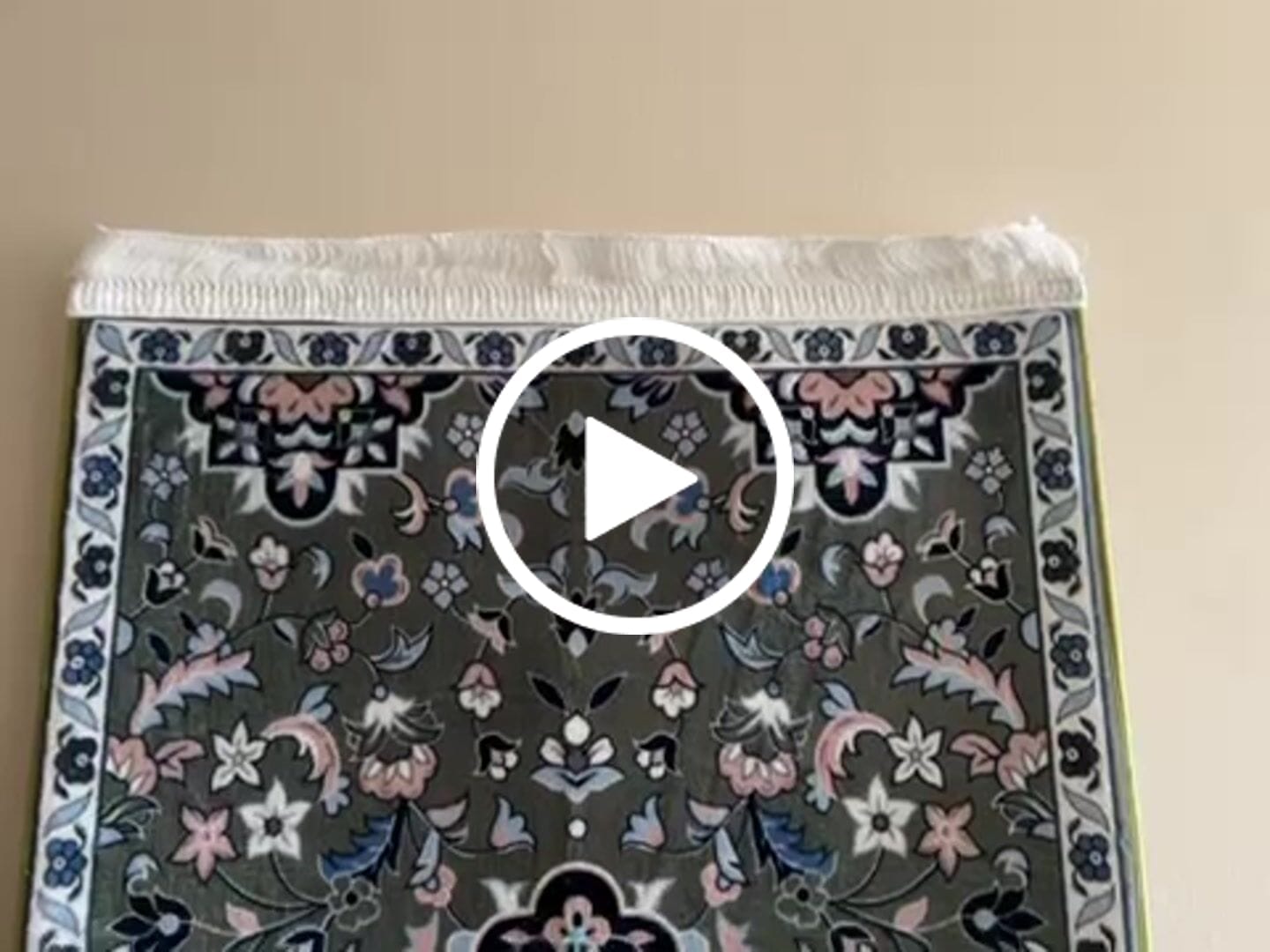 Customer video review of Masjid-e-Nabawi Mosque Padded Prayer Mat