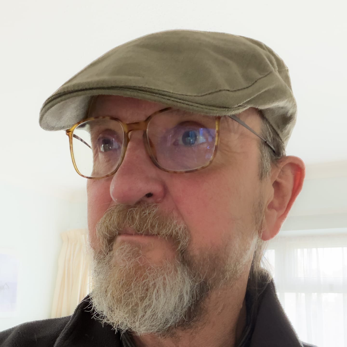 Customer photo review of Donegal Touring Cap Linen