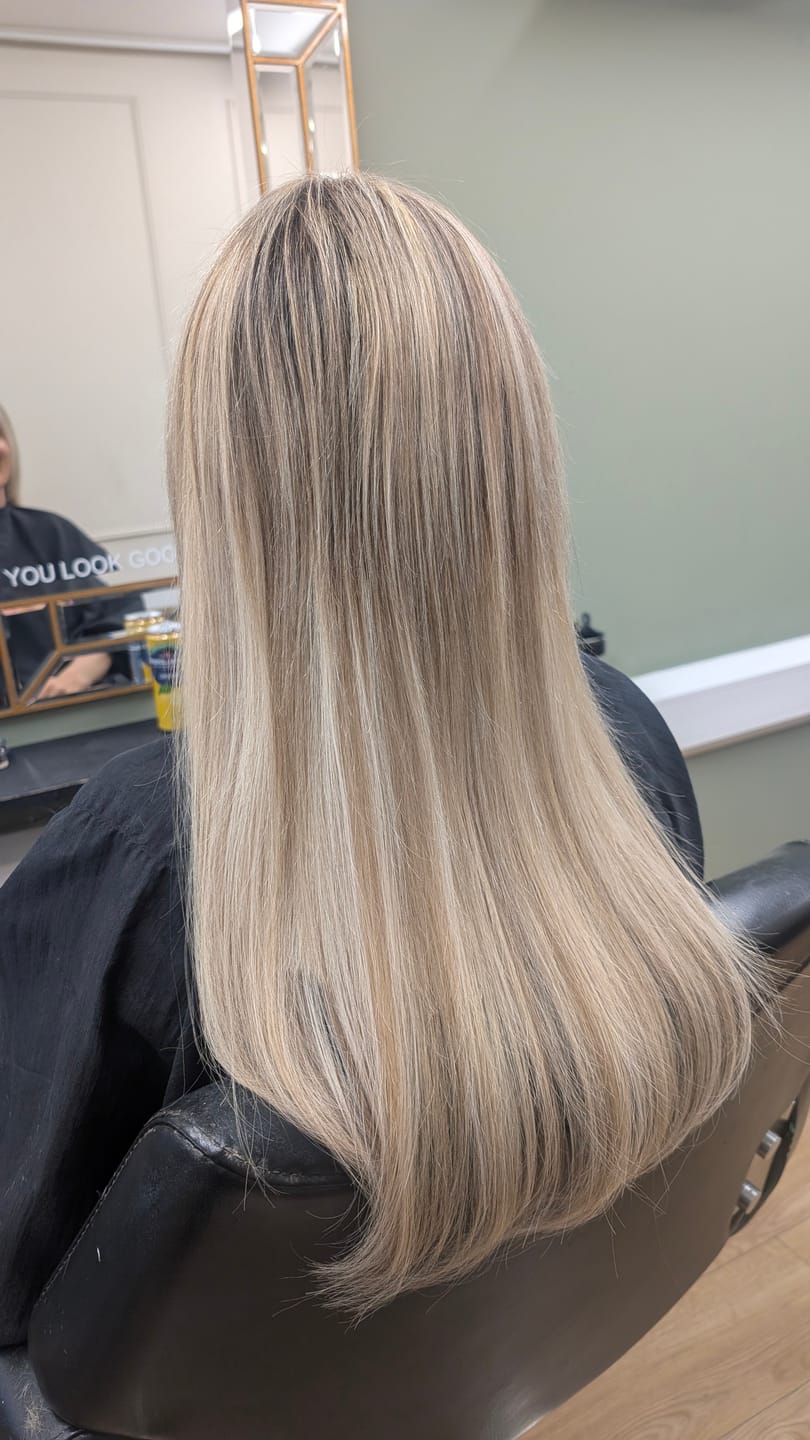 Customer photo review of 16" Invisible Tapes - Colour #French Alps (Root Glaze)