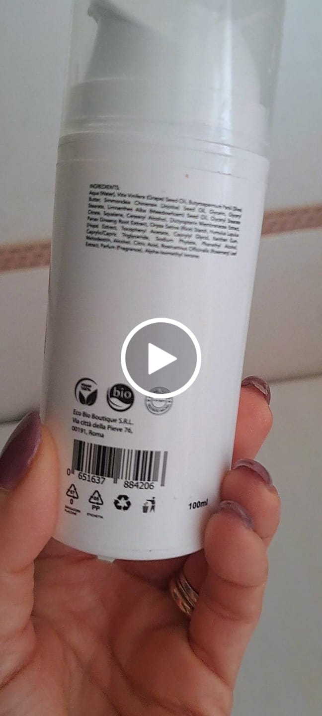 Customer video review of Crema Volumizzante Seno