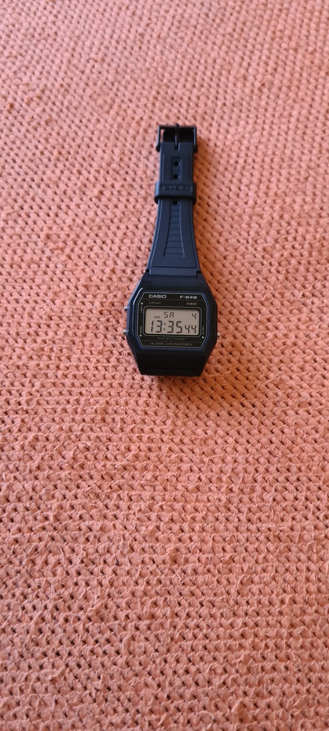 Customer photo review of Reloj Casio Vintage F-84W-1 Mercado Japonés JDM