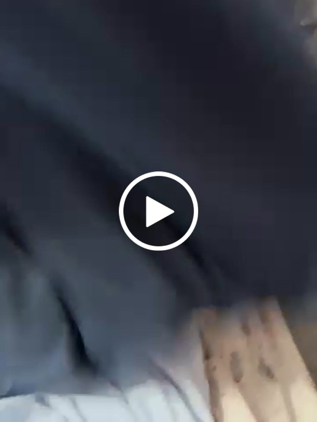 Customer video review of Temperature Controlling Comforter