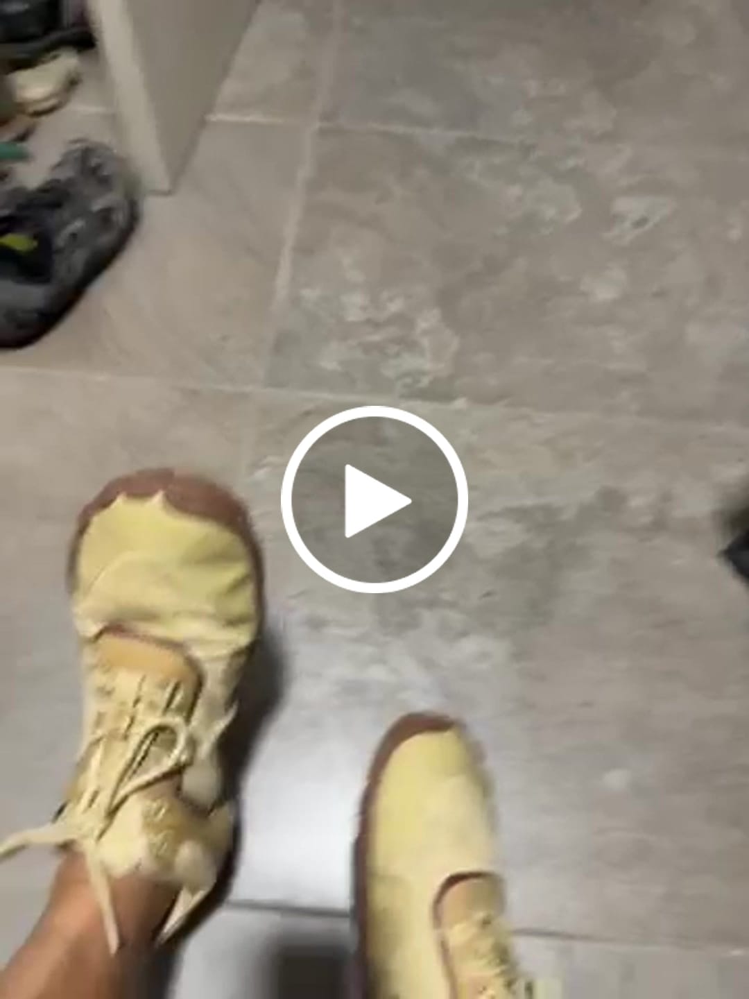 Customer video review of Roots Explorer Terracota-  Tecnología RAINSafe™