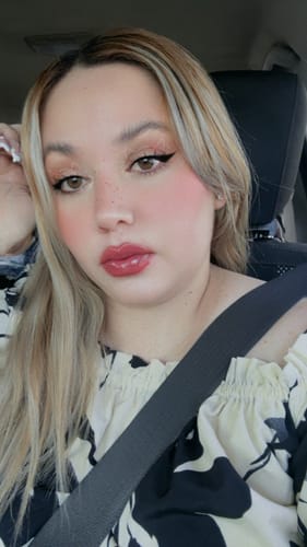 Customer photo review of Voluminizador de Labios