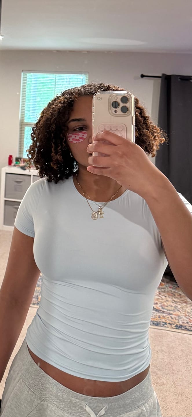 Customer photo review of PERFECT TEE