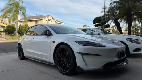 Customer photo review of EVAAM® Matte Real Carbon Fiber Door Handle Cover for Tesla Model 3/Y (2021-2025)