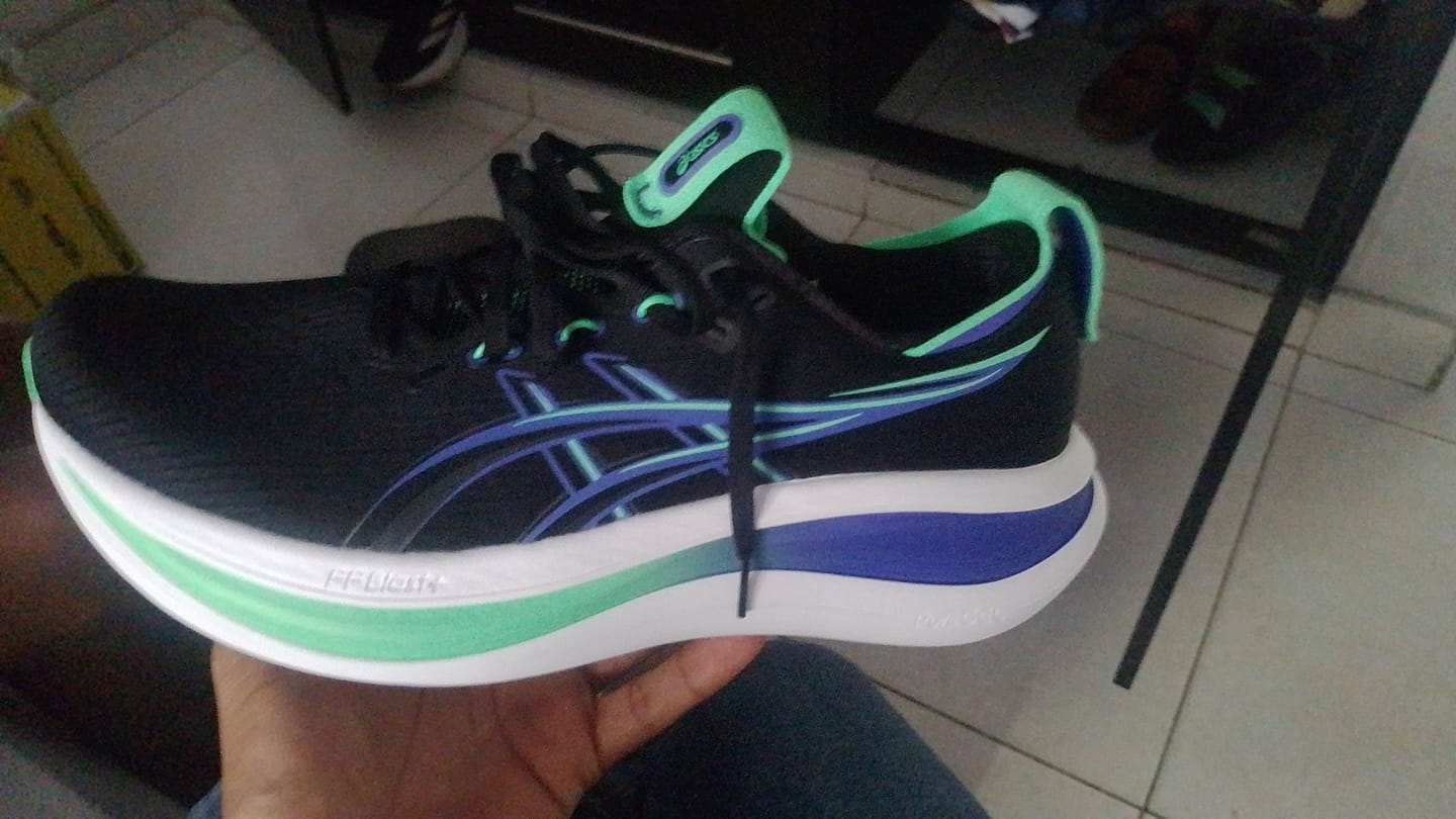Customer photo review of Asics Gel Nimbus 28 Hombre Black Cobalt Burst