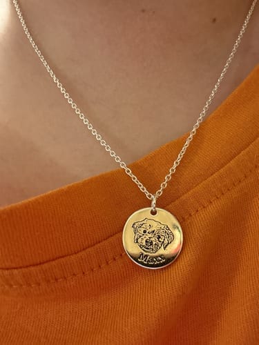 Customer photo review of Collar personalizado con rostro de mascota