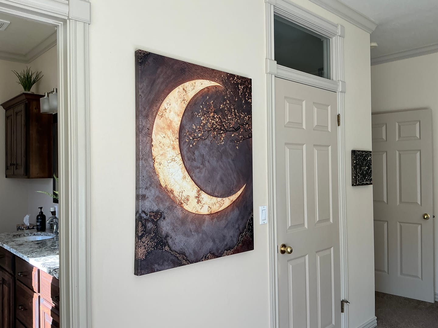 Customer photo review of Luxury Crescent Moon Canvas Wall Decor – Illuminated Gold and Grey Artwork