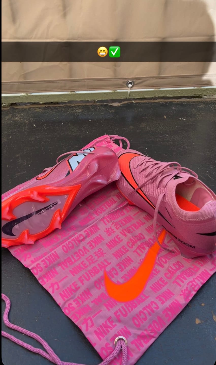 Customer photo review of Vapor 16 FG - Scary Good - Rose/Orange