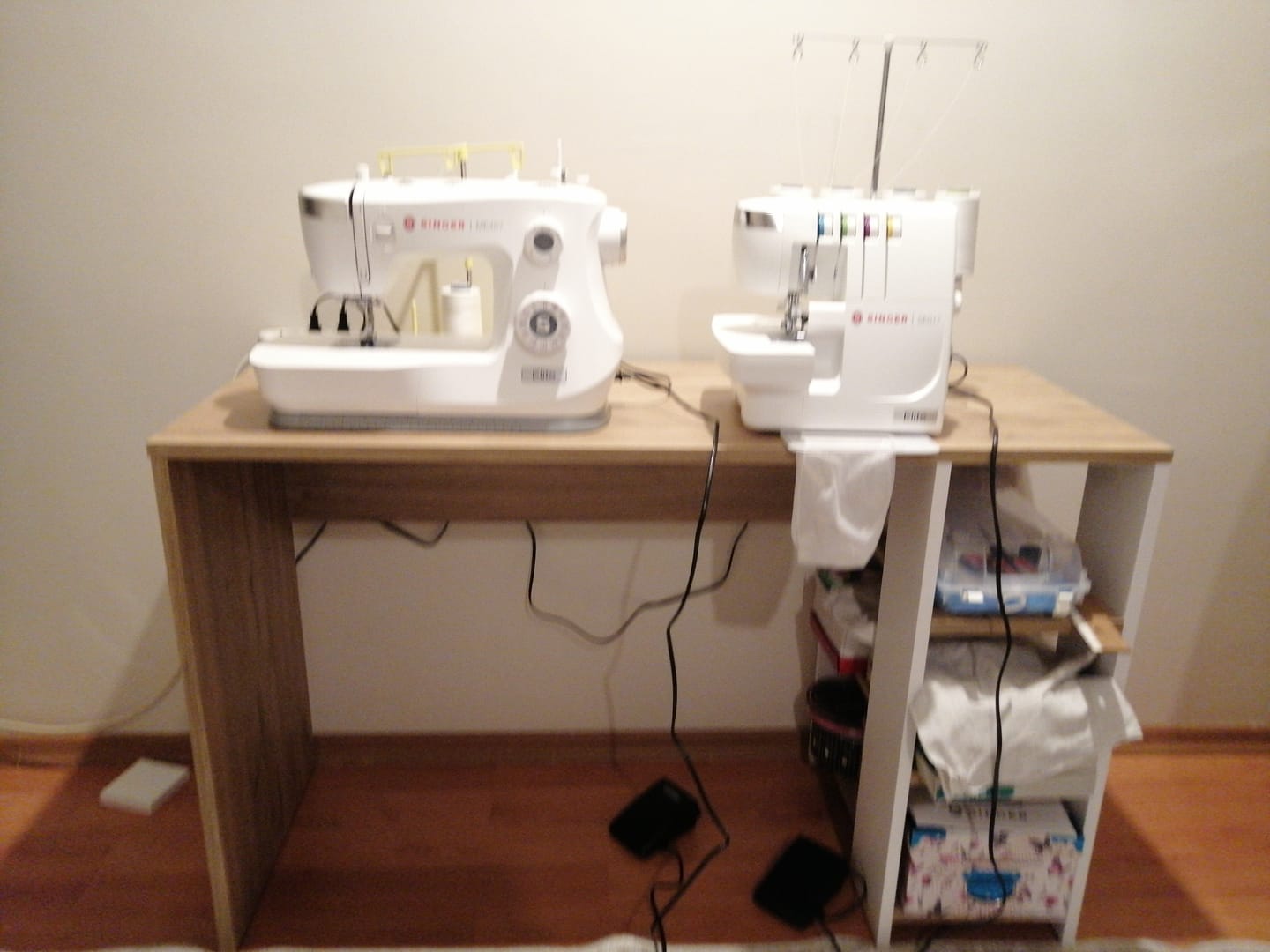 Customer photo review of Rani HA108 Raflı Çalışma Ofis Bilgisayar Masası Sepet Ceviz - Beyaz