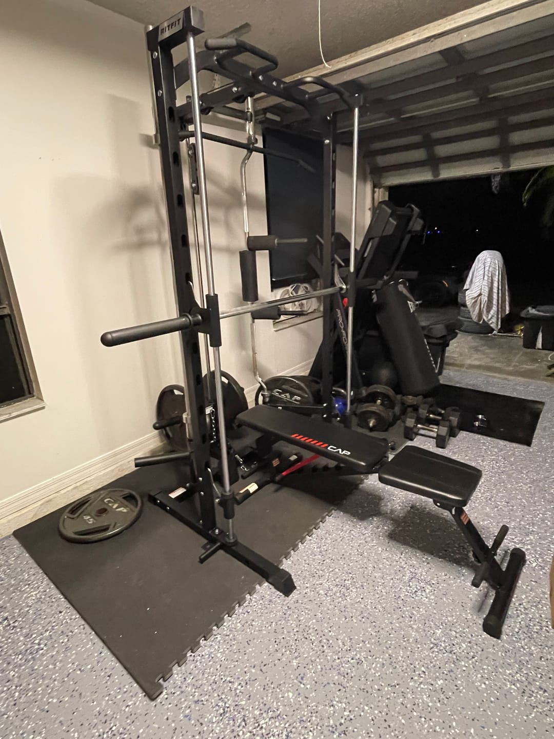 Customer photo review of RitFit PSR05 2.0 Multifunctional Smith Machine Power Rack with LAT-Pull Down System