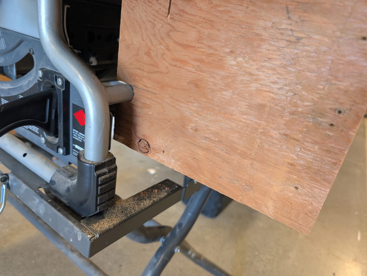 Customer photo review of Dewalt (DWP611/DCW600B) Palm/Trim Router Table Plate