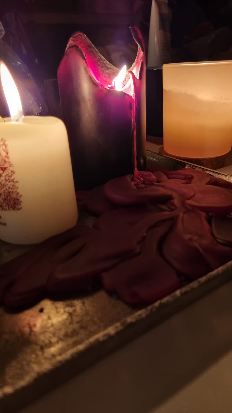 Customer photo review of Vampir Kerzen ROTE Tränen!  Schwarze Kerzen