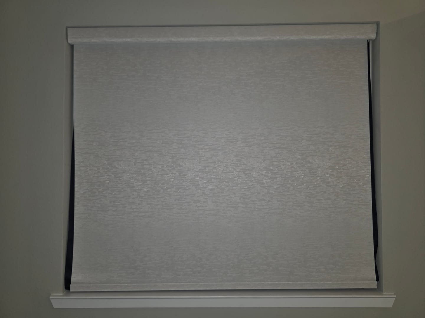 Customer photo review of Bringnox No Drill Motorized Roller Shades 100% Blackout Safari