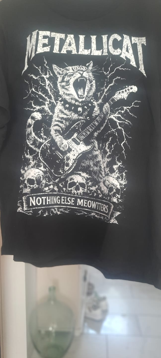 Customer photo review of Metallicat Organic Shirt Women