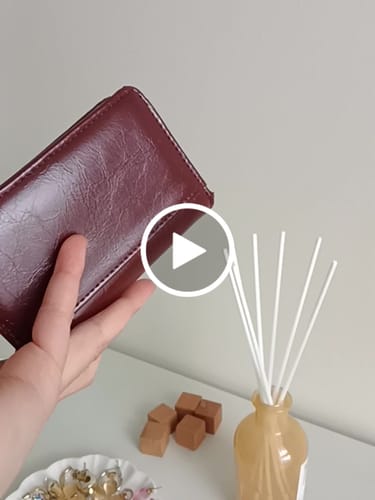 Reseña con vídeo de un cliente sobre Billetera Pequeña Charol
