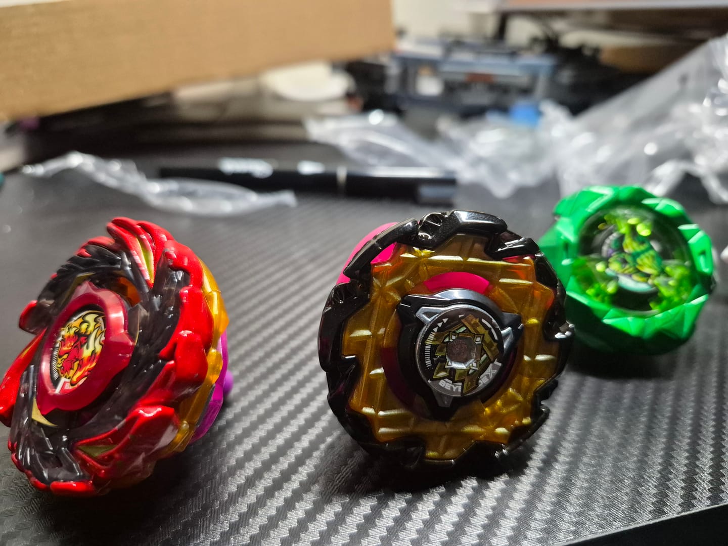 Customer photo review of Takara Tomy Beyblade X CX-11 EmperorMight DECK SET
