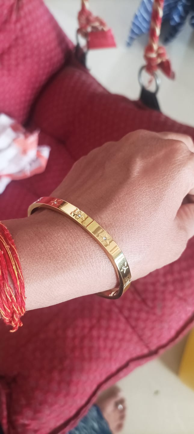 Customer photo review of Golden Line of Light Kada