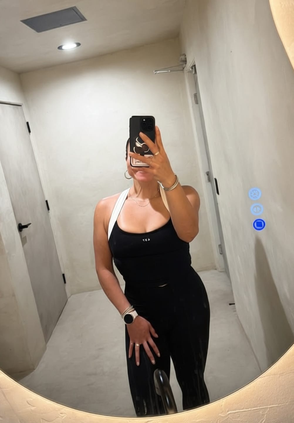 Customer photo review of The Sculpt Tank / Black-Cream