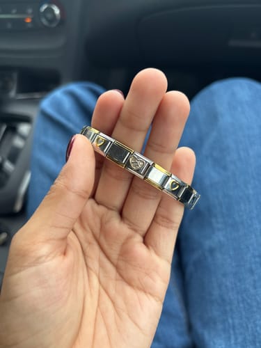 Customer photo review of Charm Corazon 3D Con Zirconias